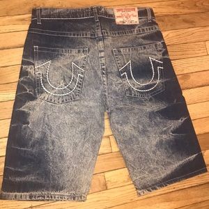 TRUE RELIGION SHORTS